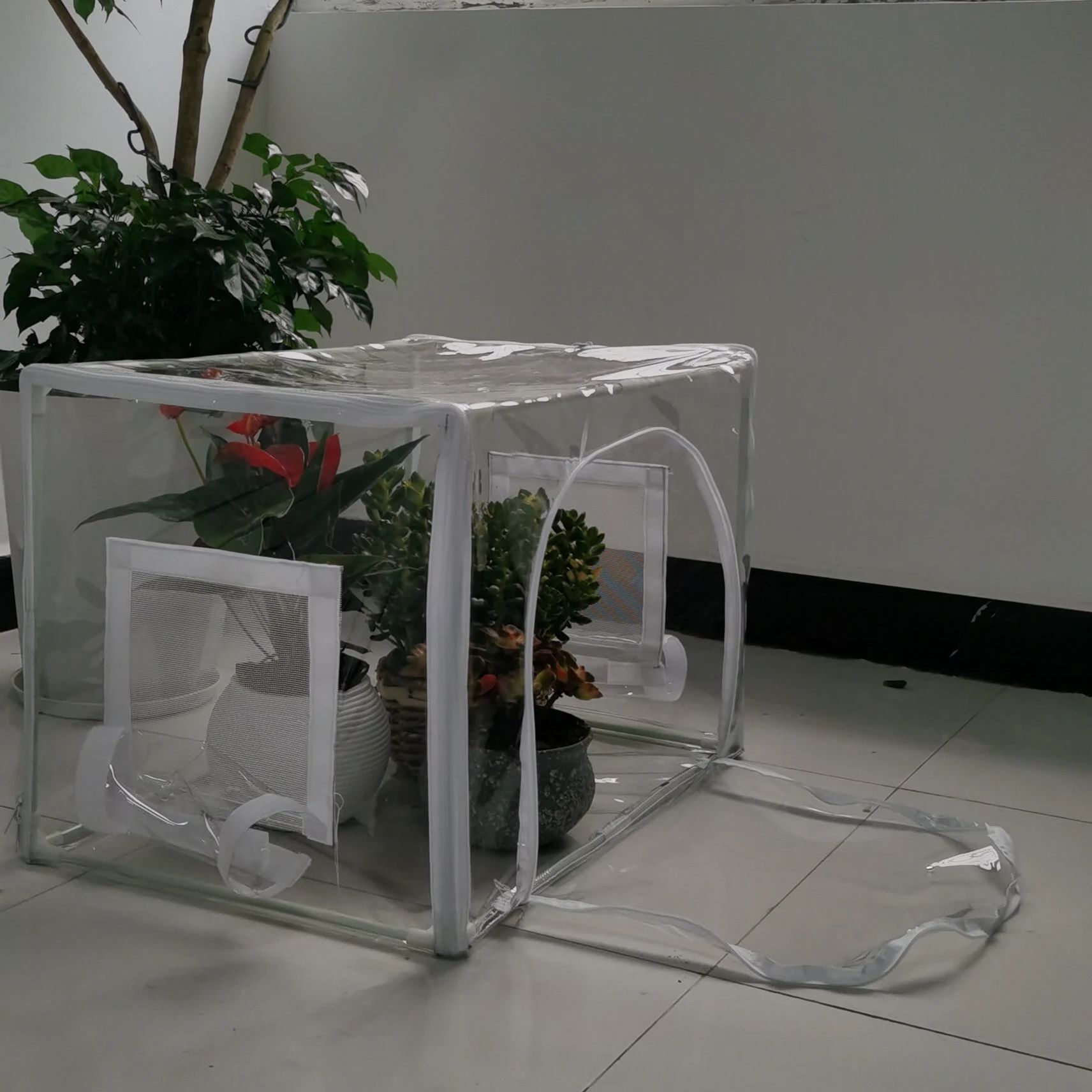 Serra compatta per interni/est - Grow Tent 4X4 recensione e prezzo